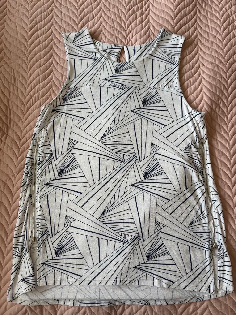 Apt. 9 Women’s Sleeveless Geometric Top Side Zip White Blue Size M EUC